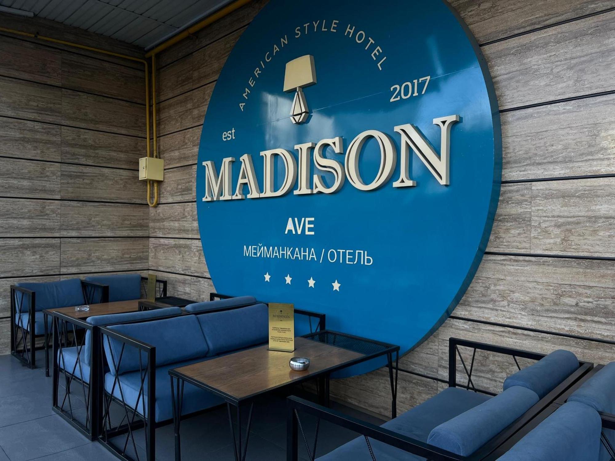 Madison Ave Hotel Бишкек Екстериор снимка