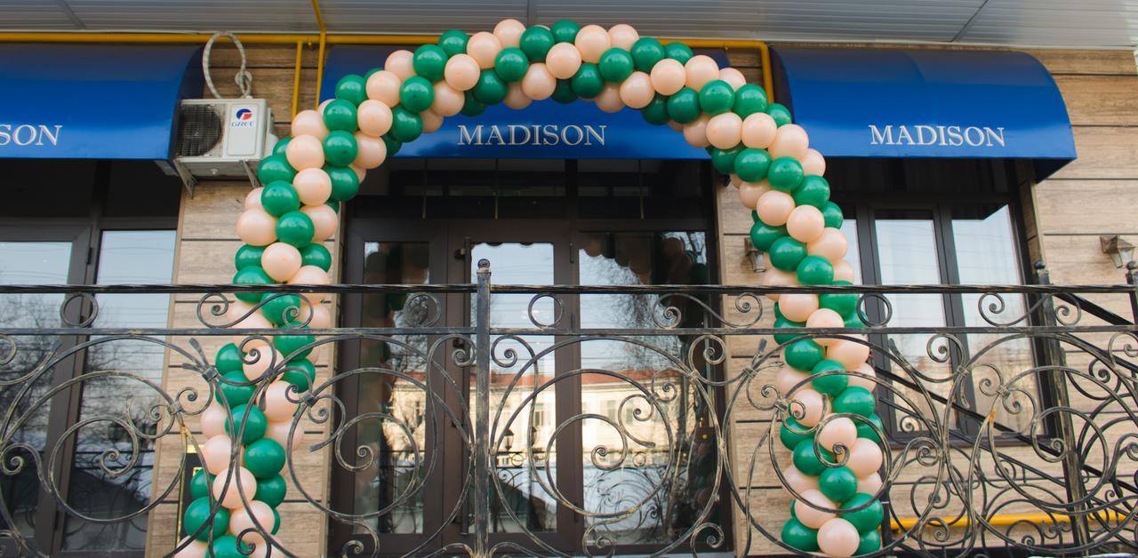 Madison Ave Hotel Бишкек Екстериор снимка