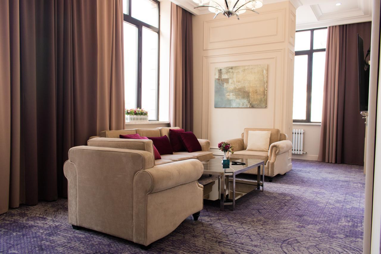 Madison Ave Hotel Бишкек Екстериор снимка