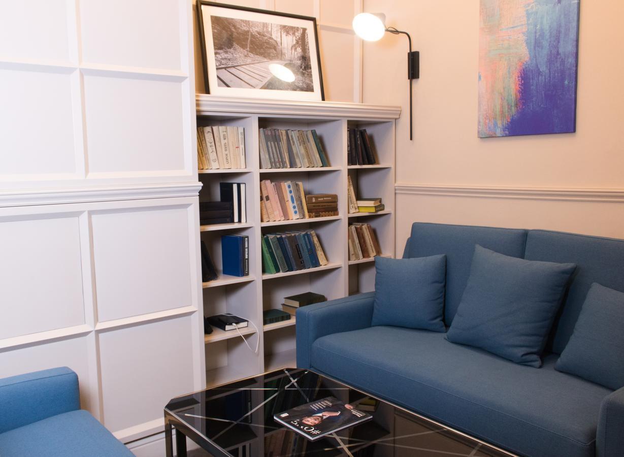 Madison Ave Hotel Бишкек Екстериор снимка