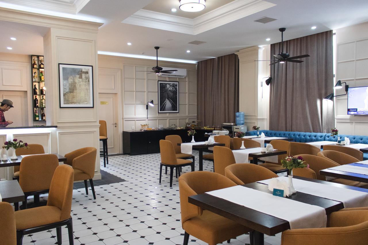 Madison Ave Hotel Бишкек Екстериор снимка
