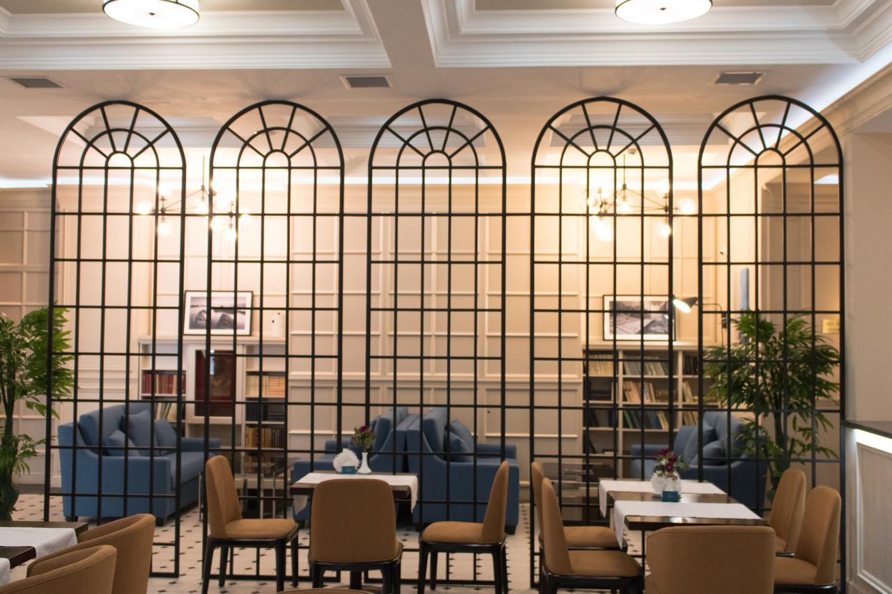 Madison Ave Hotel Бишкек Екстериор снимка