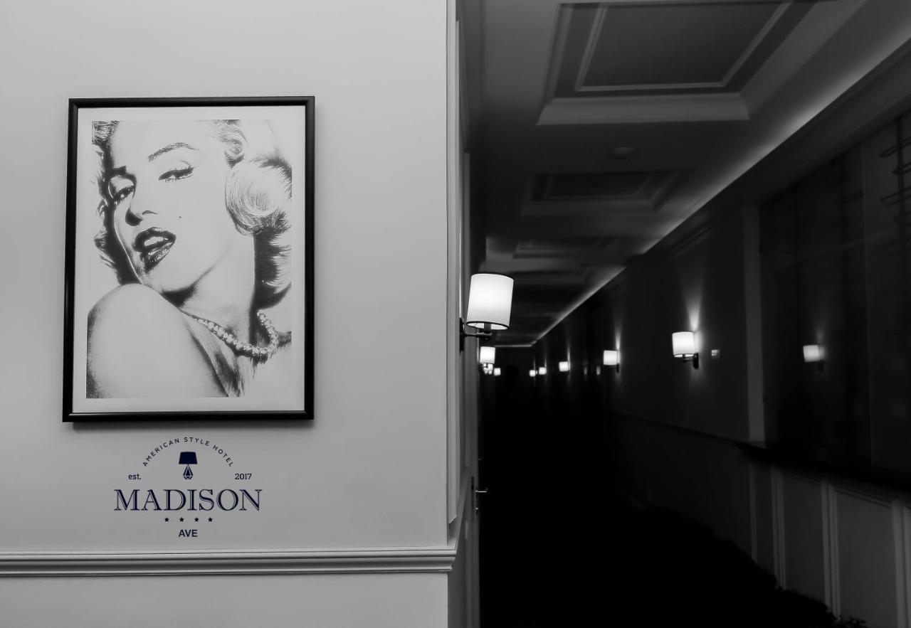 Madison Ave Hotel Бишкек Екстериор снимка